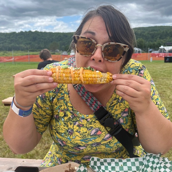 Meet your Posher, Christina - Picture 2 of 5